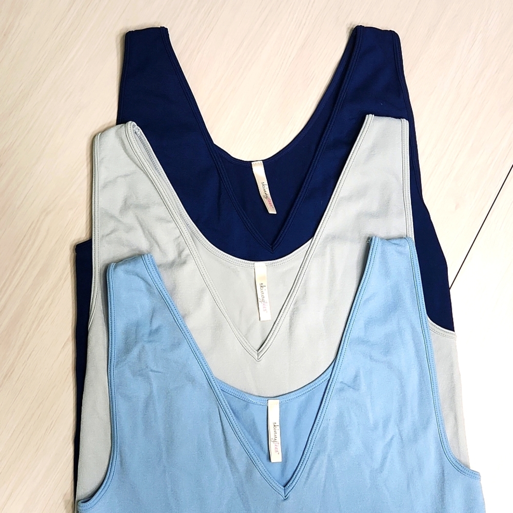 Skinny tees 💖 Cami 🎉Set of 3✨️ Scoop & V Neck 💙 Navy Grey & Light Blue ⭐️